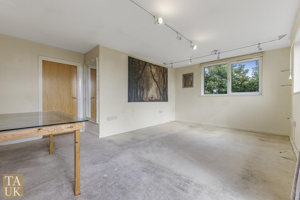 Apartment in Bolton - View 2