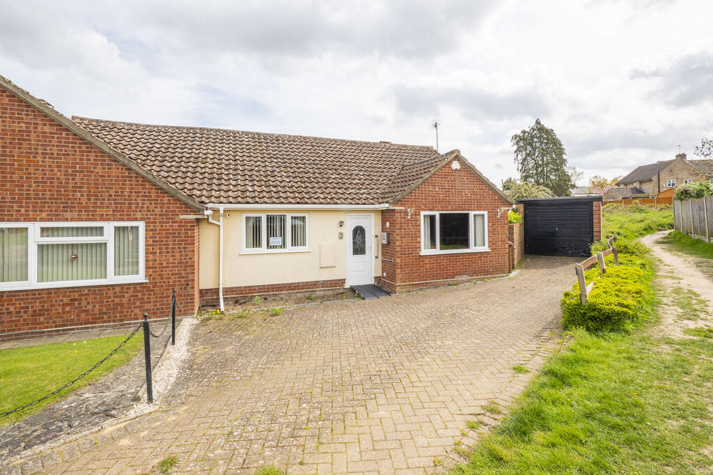 2-bed semi-detached on Glemsford, Sudbury, Suffolk, £250,000