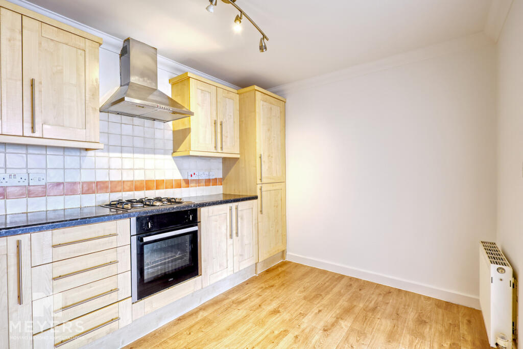 Apartment in Bournemouth, Boscombe - View 6