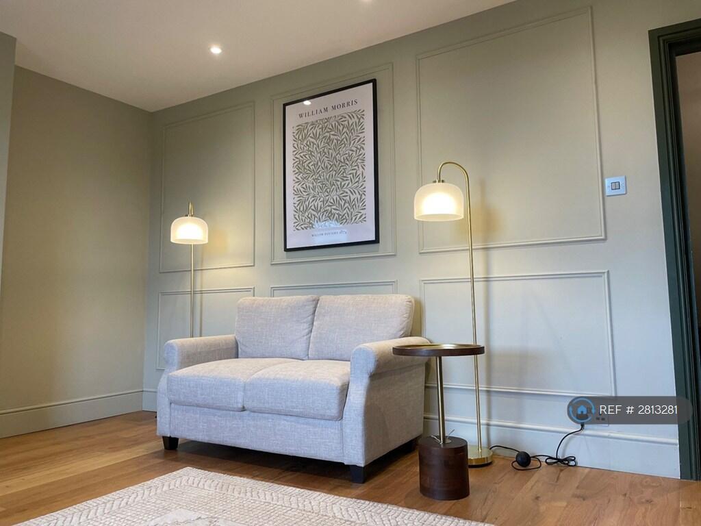 Main image of property: Top Floor, Oxford, OX1