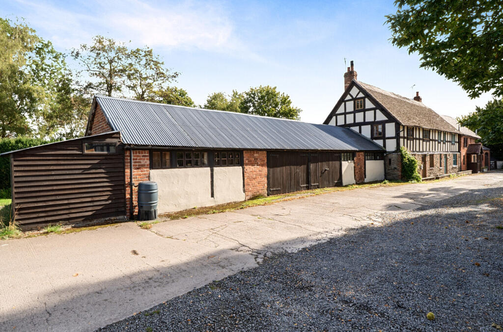 House in Leominster, Newtown