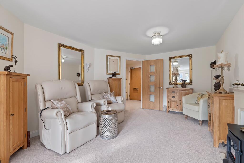 Apartment in Bradford, Middleton Estate, Ilkley - View 3
