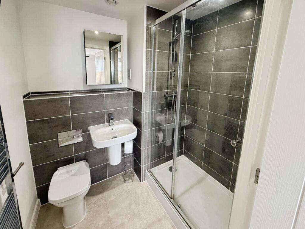 Apartment in Guildford - View 3