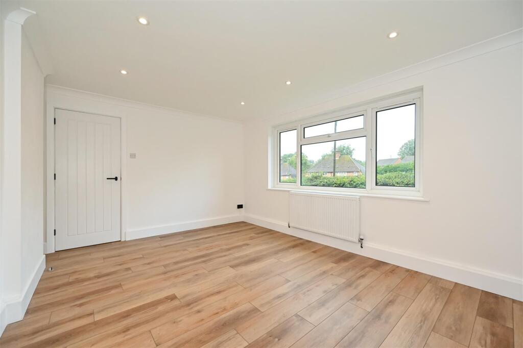 Apartment in Guildford - View 3