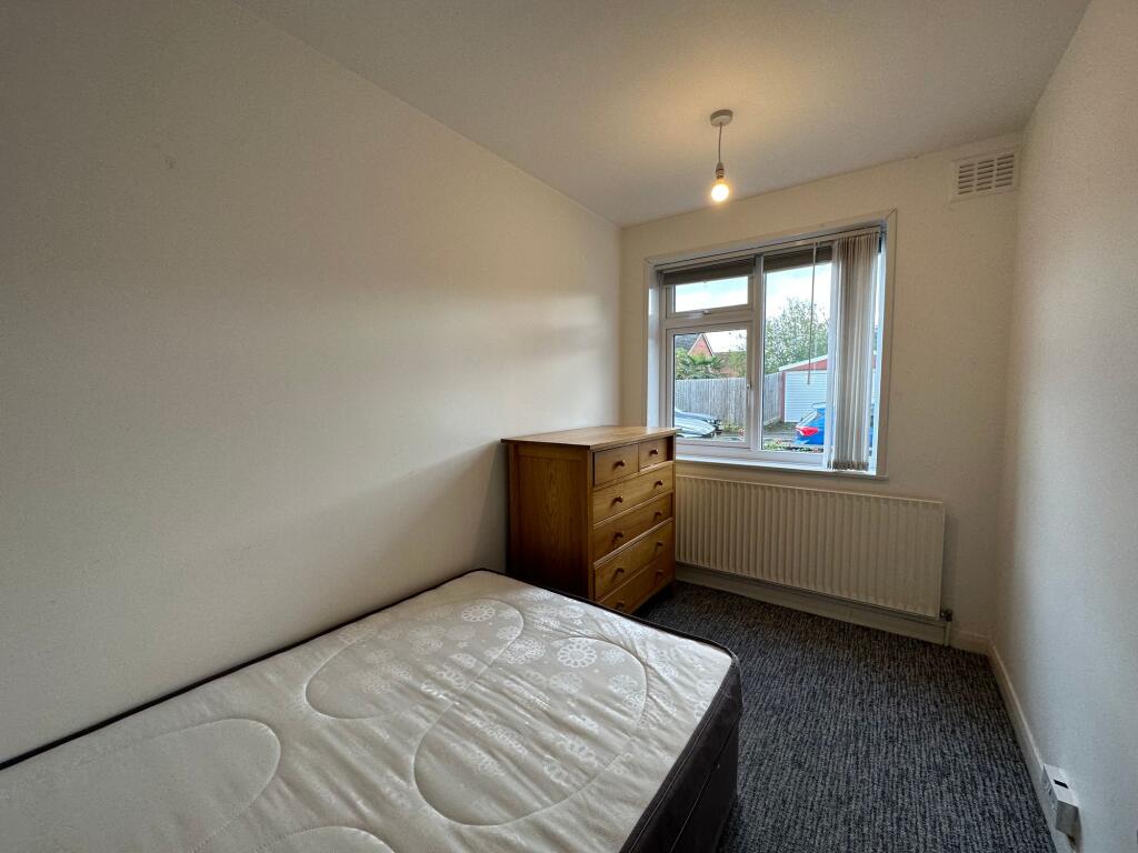 2 bedroom maisonette for rent