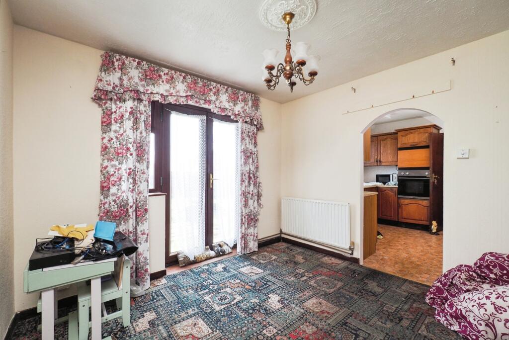 House in Nottingham, Nottinghamshire - View 4