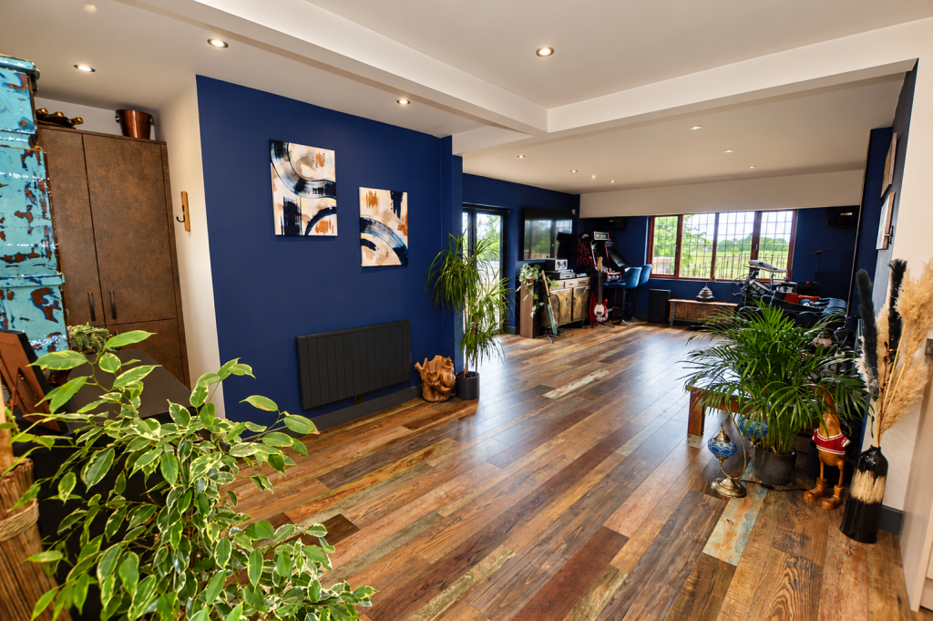 House in Warrington, Lowton - More