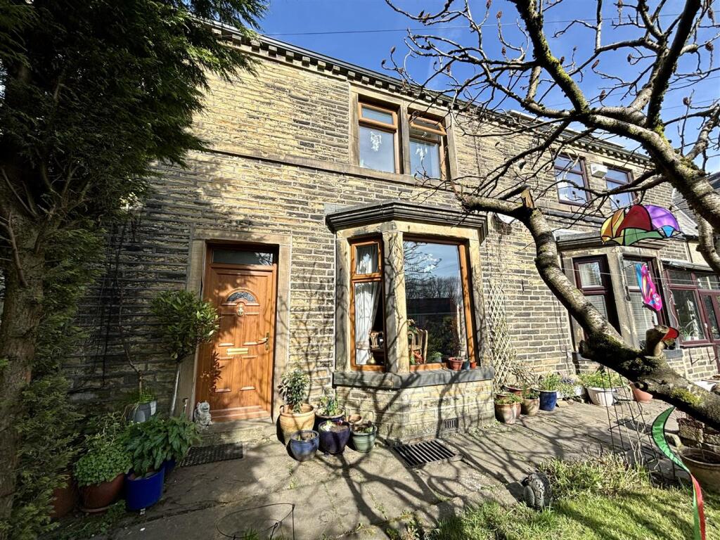 Hollybank, Catherine Slack, Queensbury
