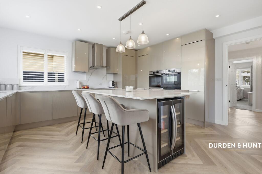 House in Rochford, Rayleigh - View 2