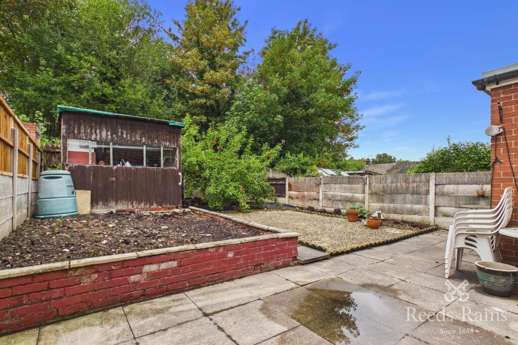 House in St Helens, Peasley Cross - More