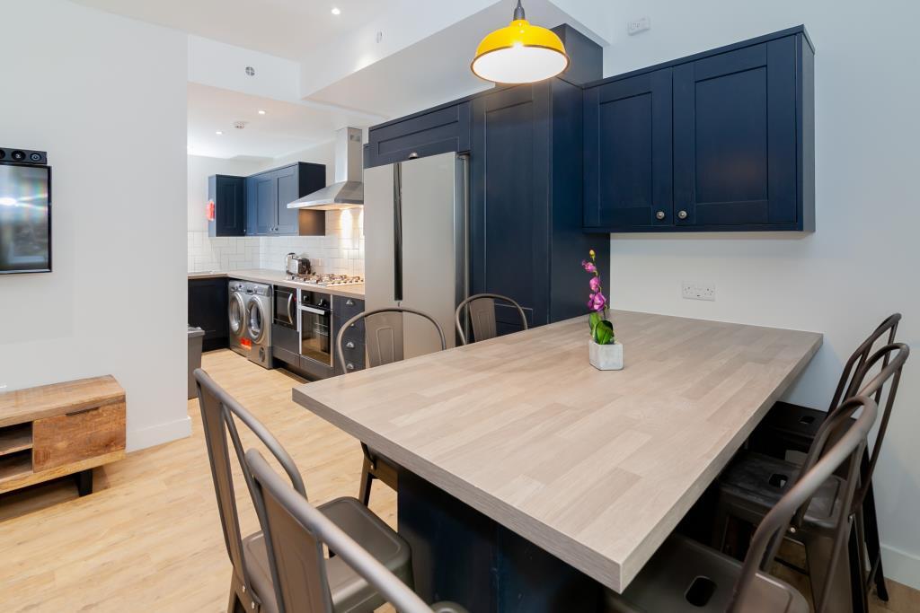 Apartment in Kirklees, West Yorkshire - View 3