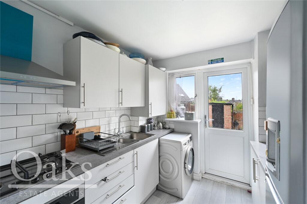 House in Croydon - View 5