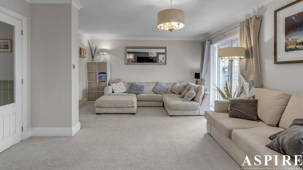 House in Castle Point, Essex - View 2