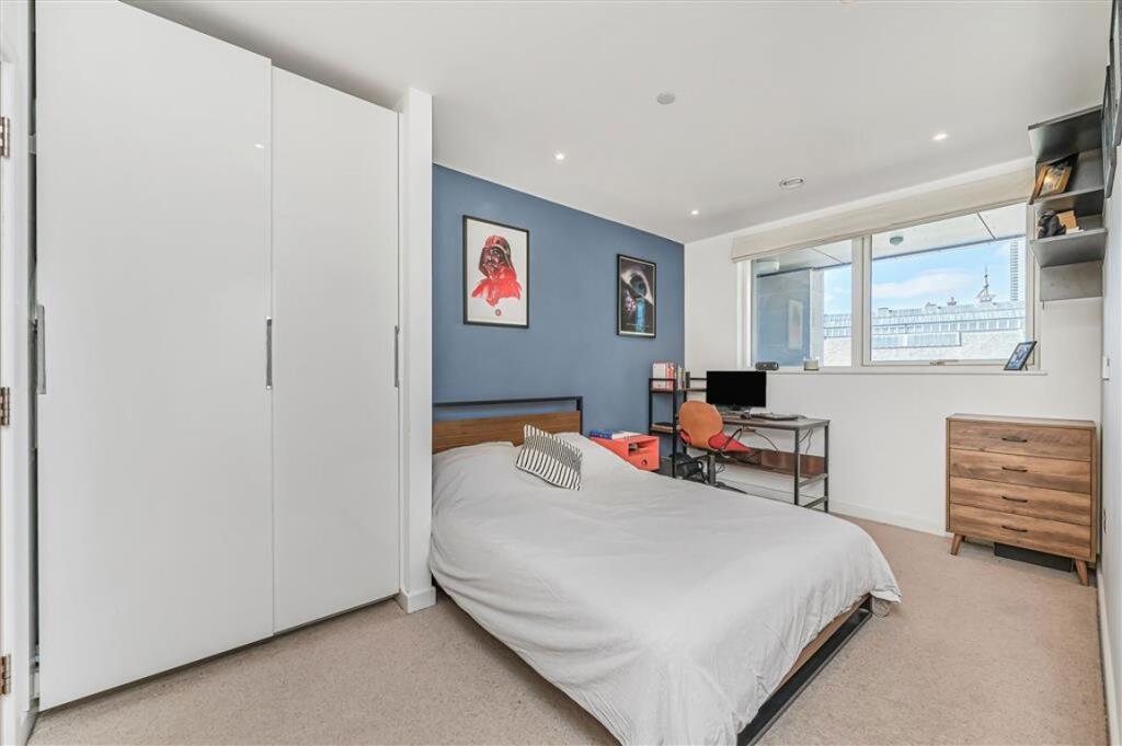 Apartment in London - View 5