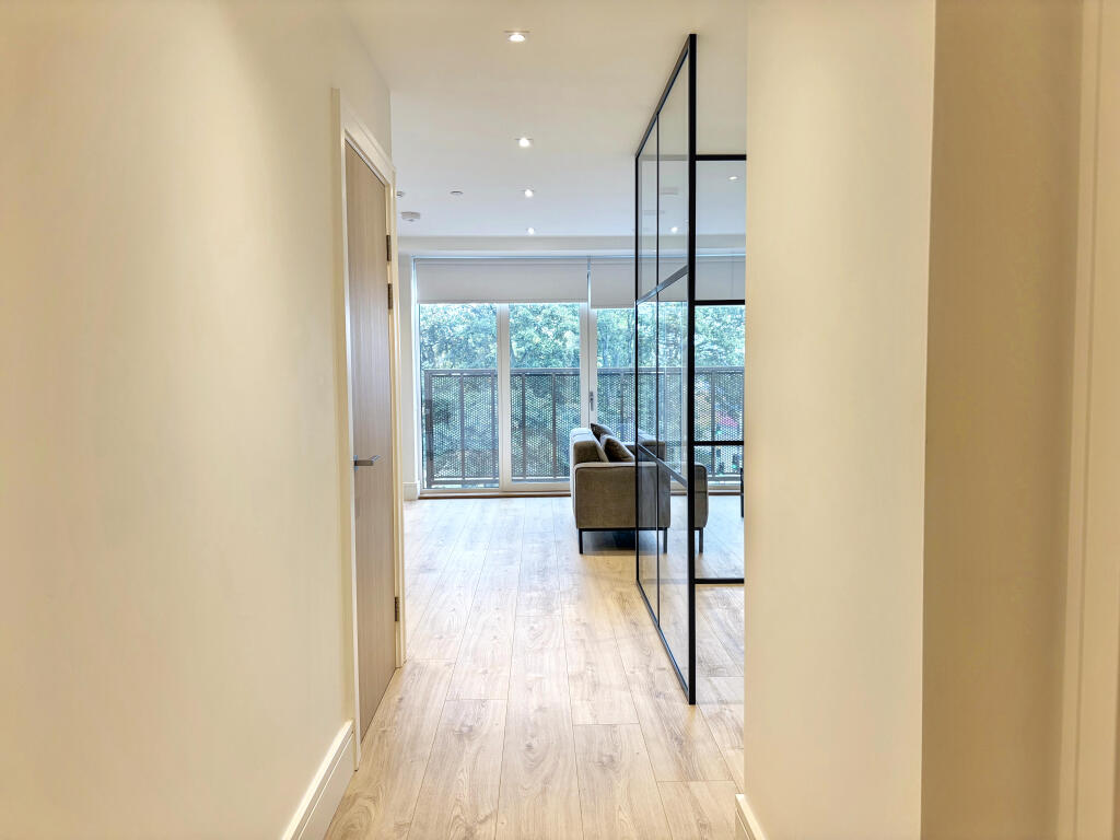 Apartment in Sutton - More