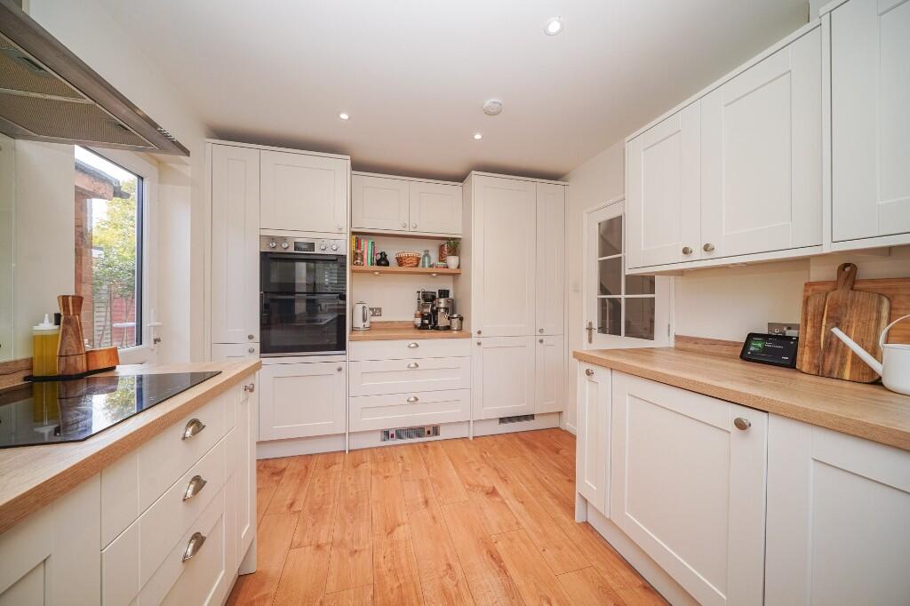 House in Dacorum, Hertfordshire - More