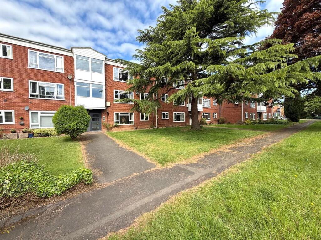 Main image of property: Boswell Grove, Warwick