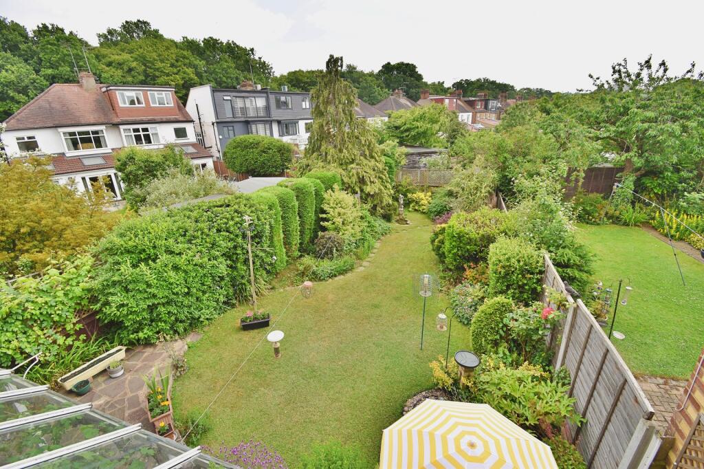 Sheredan Road, Highams Park, London. E4 9RW photo 2