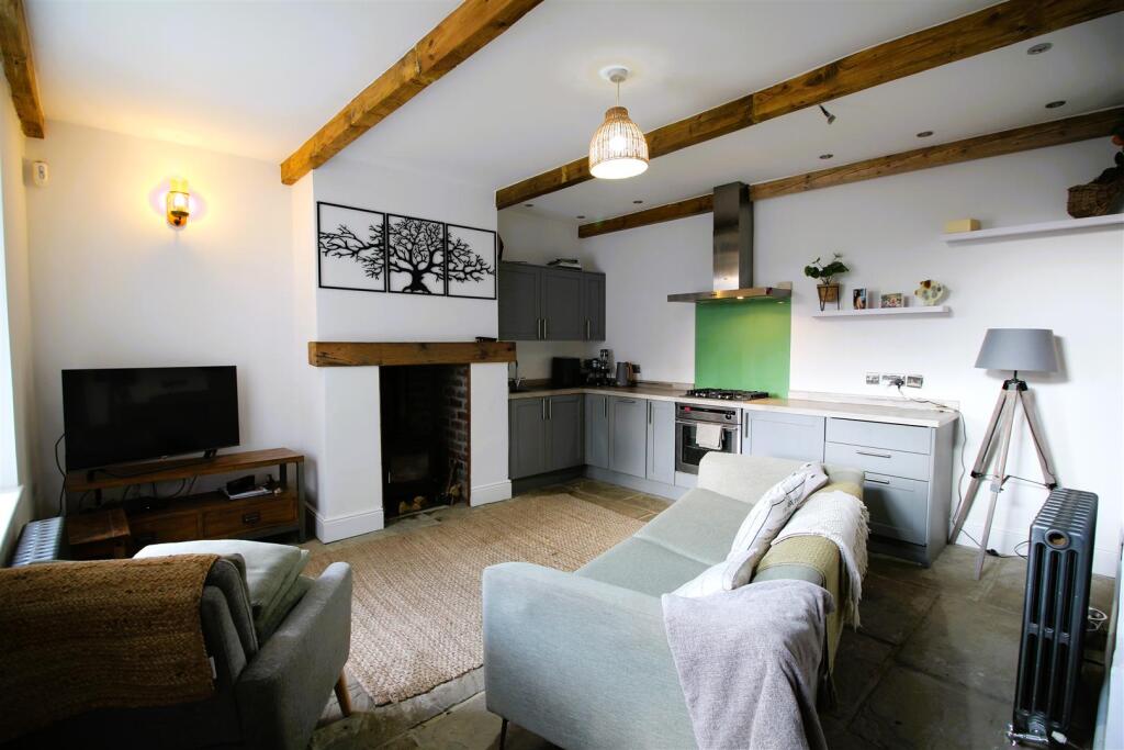 House in Bradford - View 5