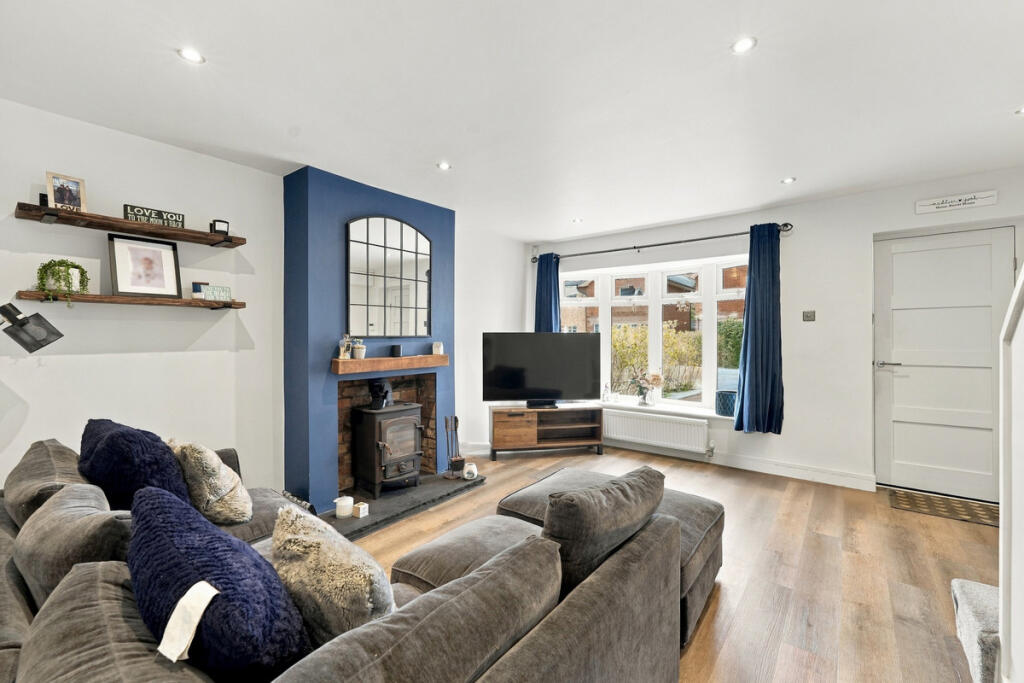 House in Stockport, Bird Estate, Poynton - View 4