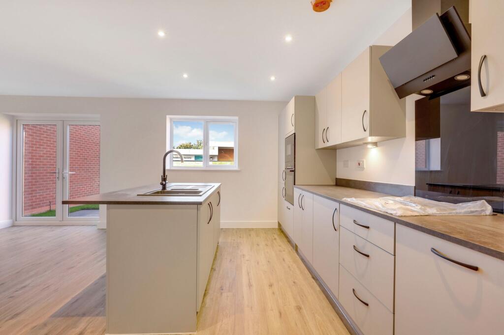 House in Ashfield, Beardall Fields, Hucknall - View 5