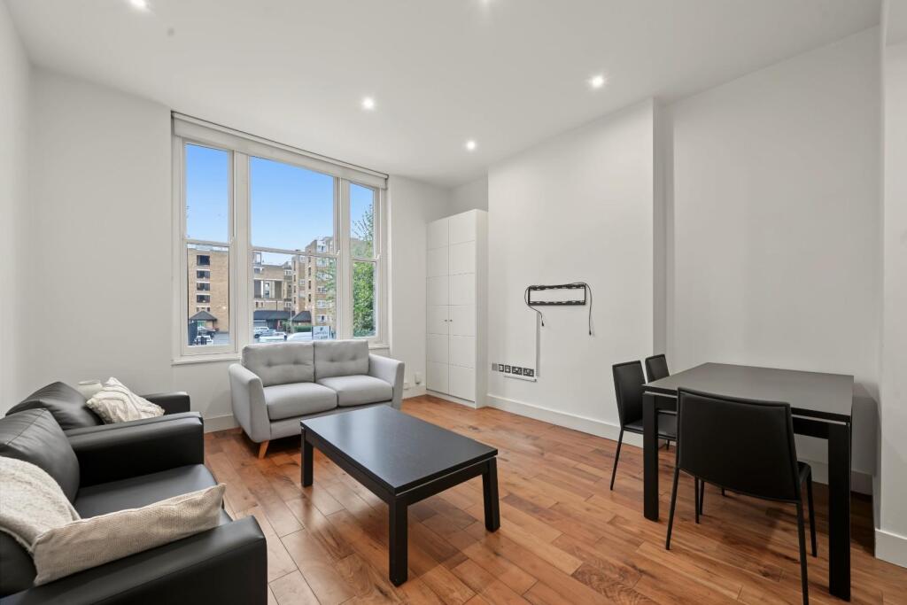 Apartment in London - More