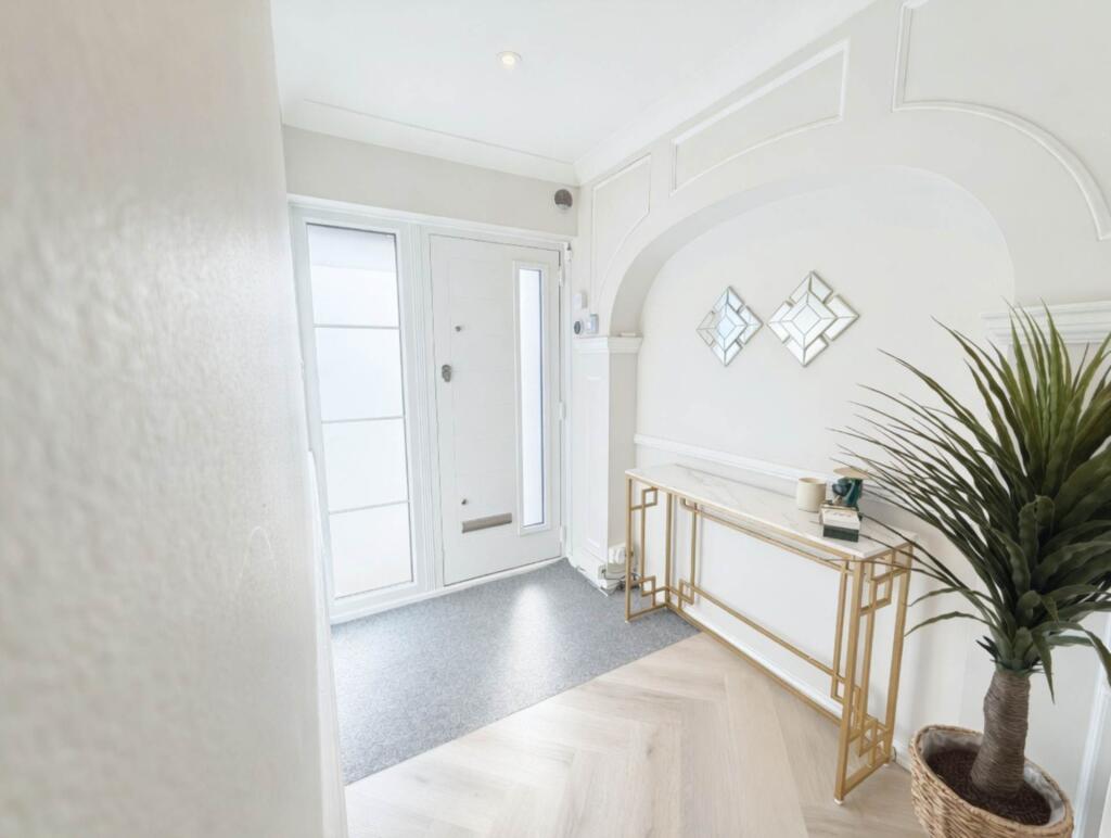 House in Borehamwood, Elstree and Borehamwood - View 4