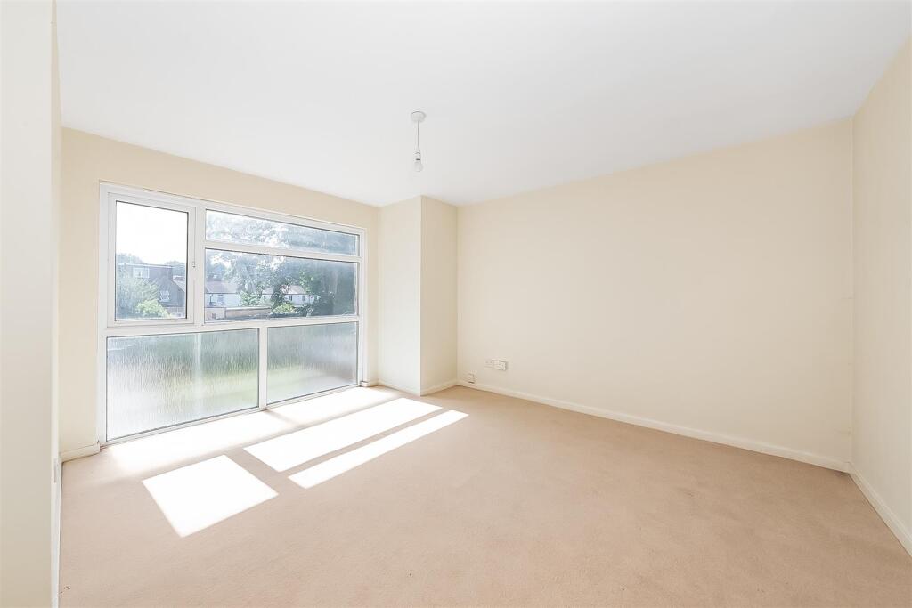 Apartment in London, London Borough of Bromley - View 3