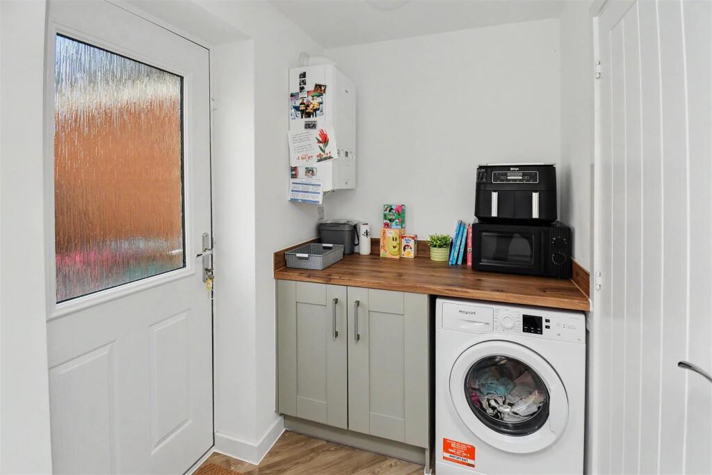 NN17, Garland Road, Weldon - More