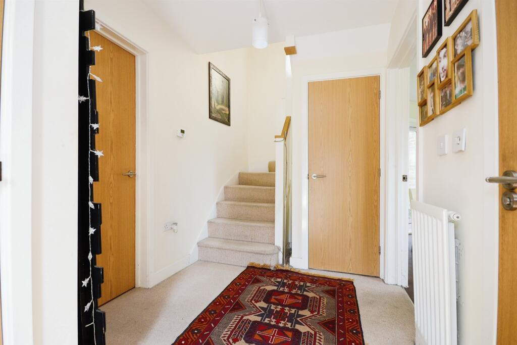 House in Dacorum, Hertfordshire - More