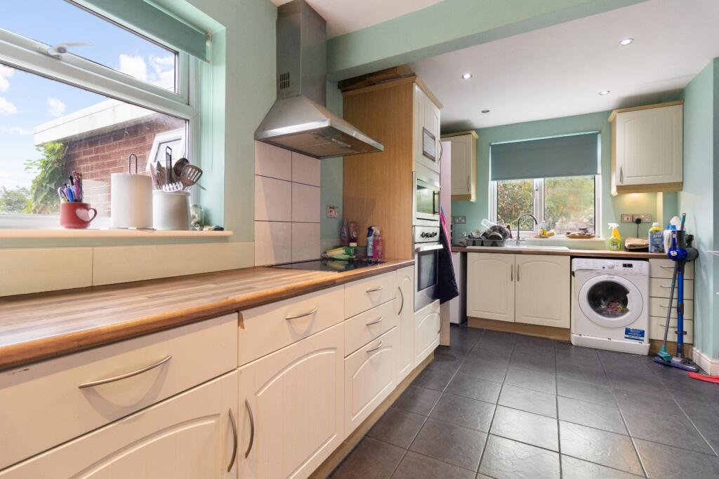 Cotswold Road, Malvern, Worcestershire, WR14 2QG - View 2