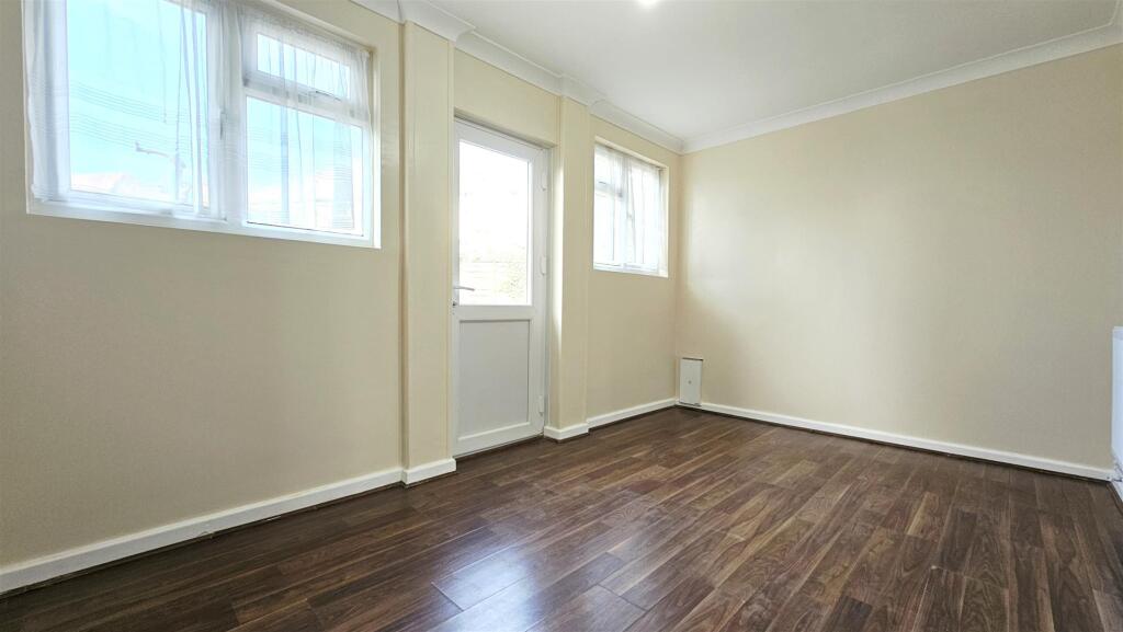 House in Twickenham - More