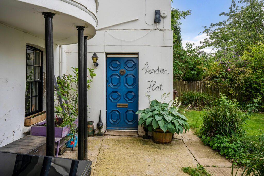 House in Cheltenham, Warden Hill, Tivoli - View 4