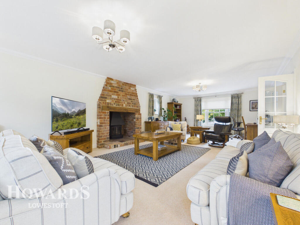 House in East Suffolk, Wenhaston with Mells Hamlet - View 3