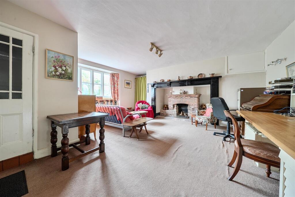 Kentisbeare, Cullompton - More