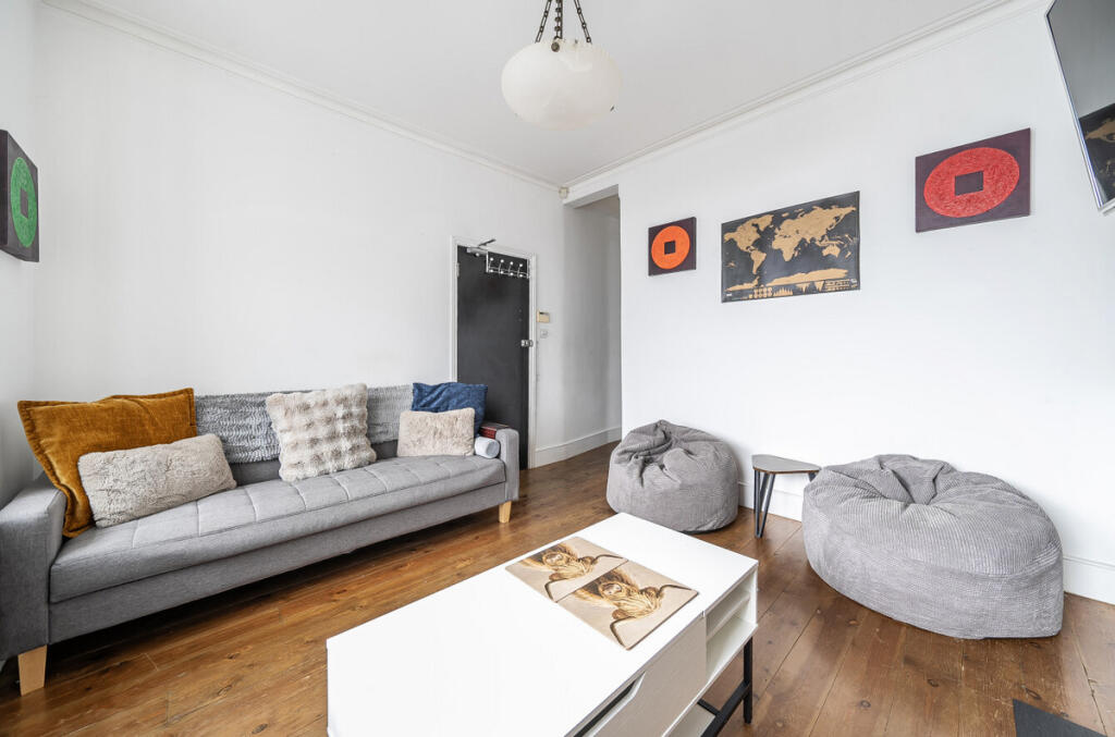 Apartment in London - View 4
