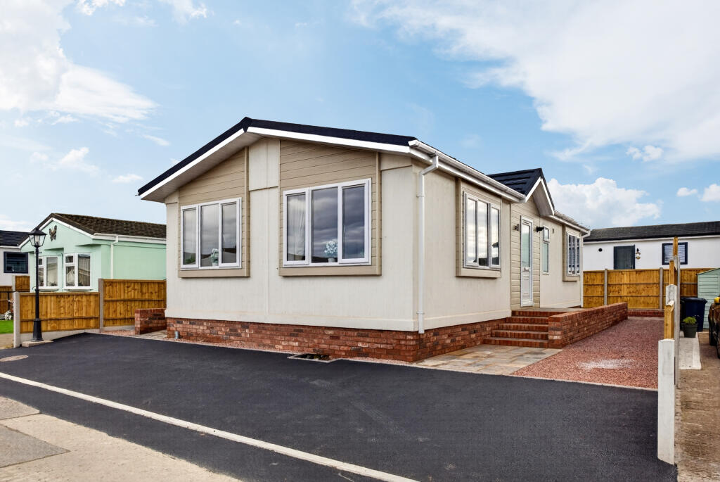 Main image of property: Fayre Oaks Home Park, Kings Acre, Hereford, HR4