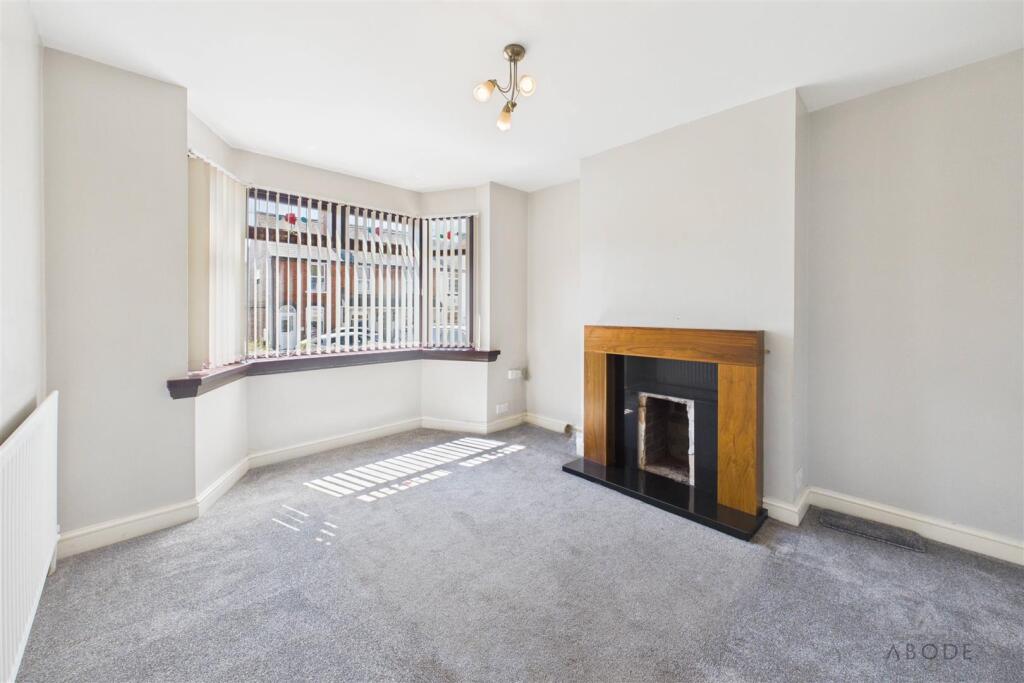 House in Dudley, West Midlands - More