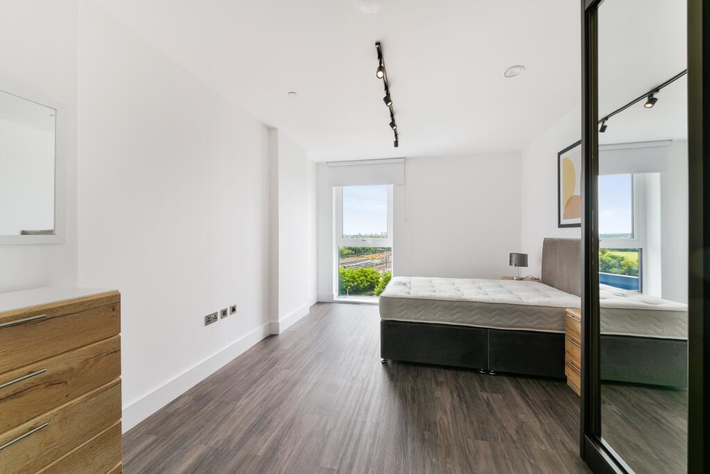 Apartment in London - View 5