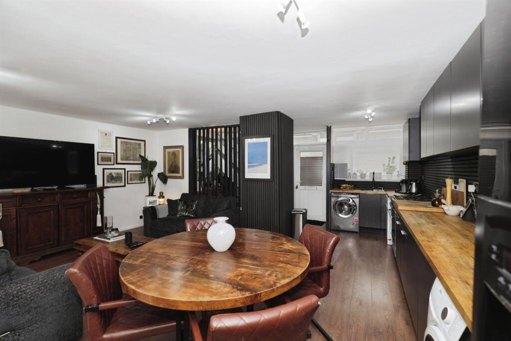 Main image of property: Hampsthwaite Road, Harrogate