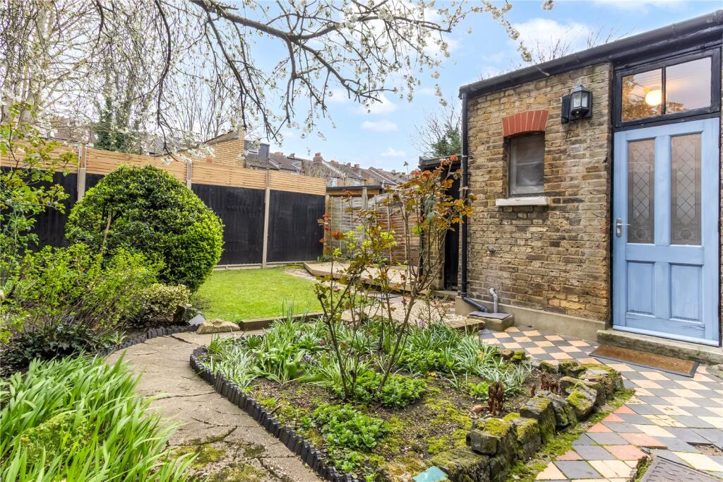 Main image of property: Spencer Avenue, London, N13