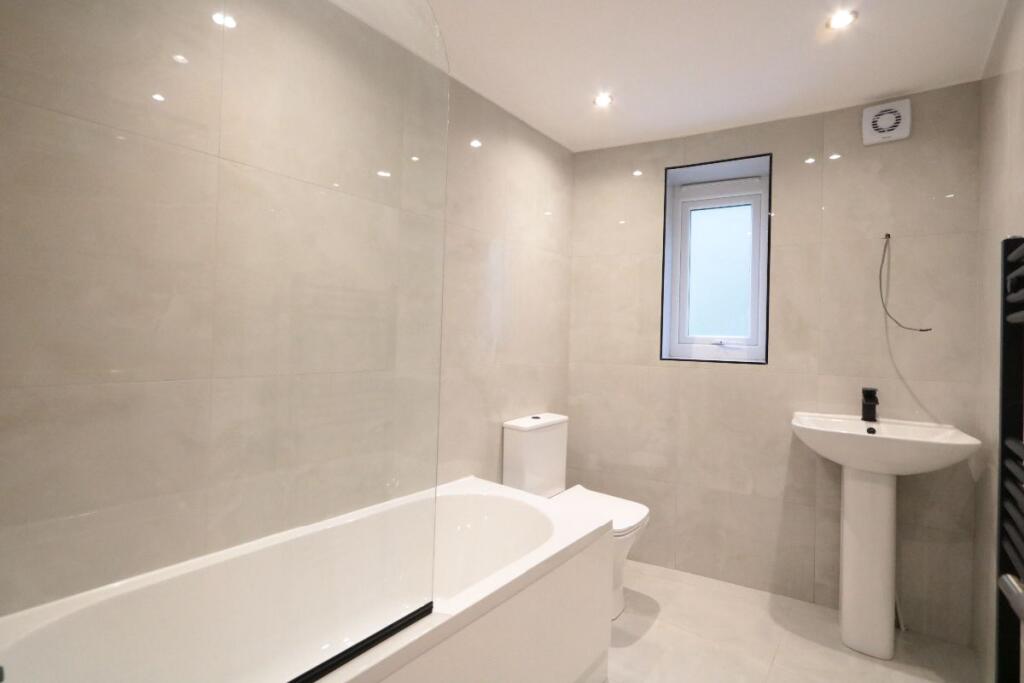House in Manchester, Greater Manchester - View 4