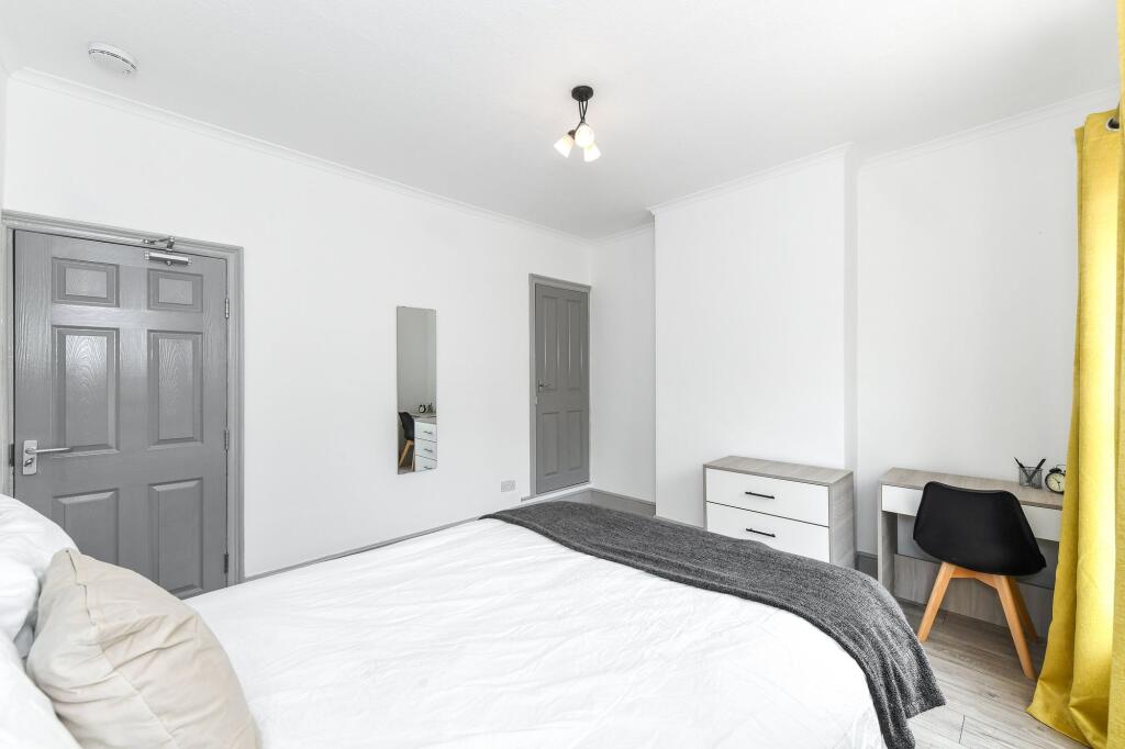 House in Nottingham - View 5