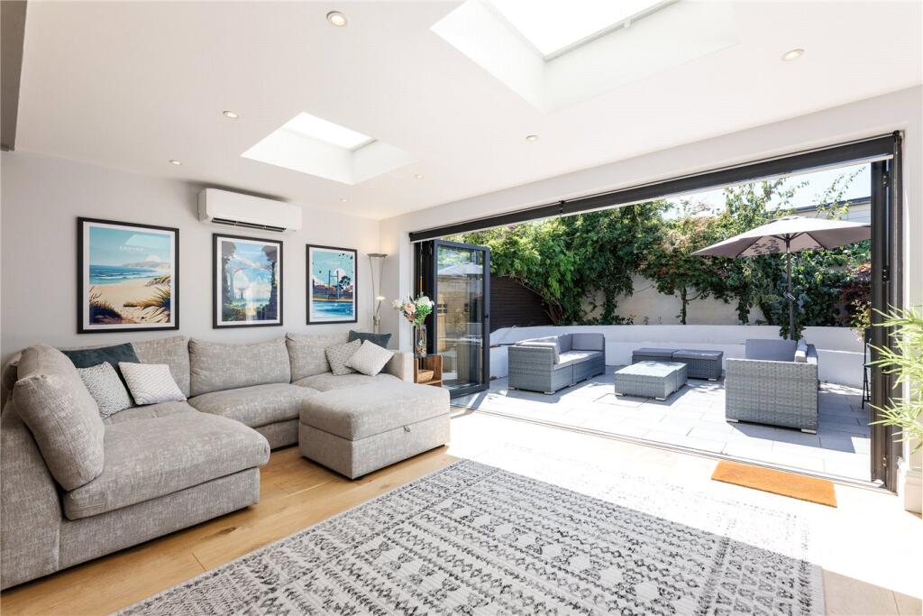 Apartment in London, Southfields - More