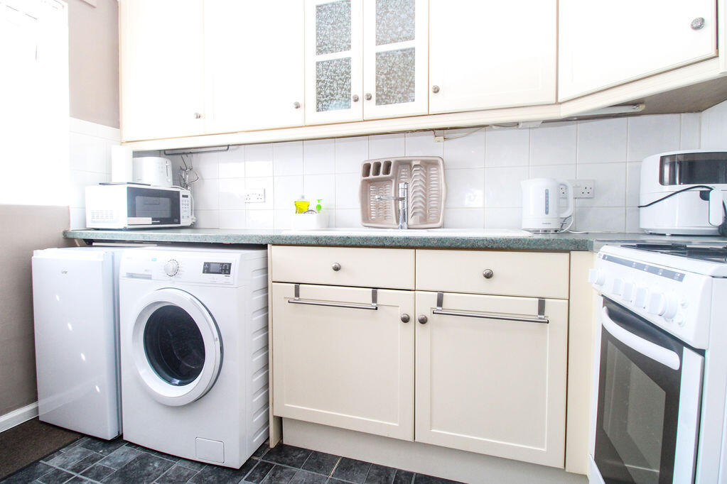 Apartment in Milton Keynes - View 3