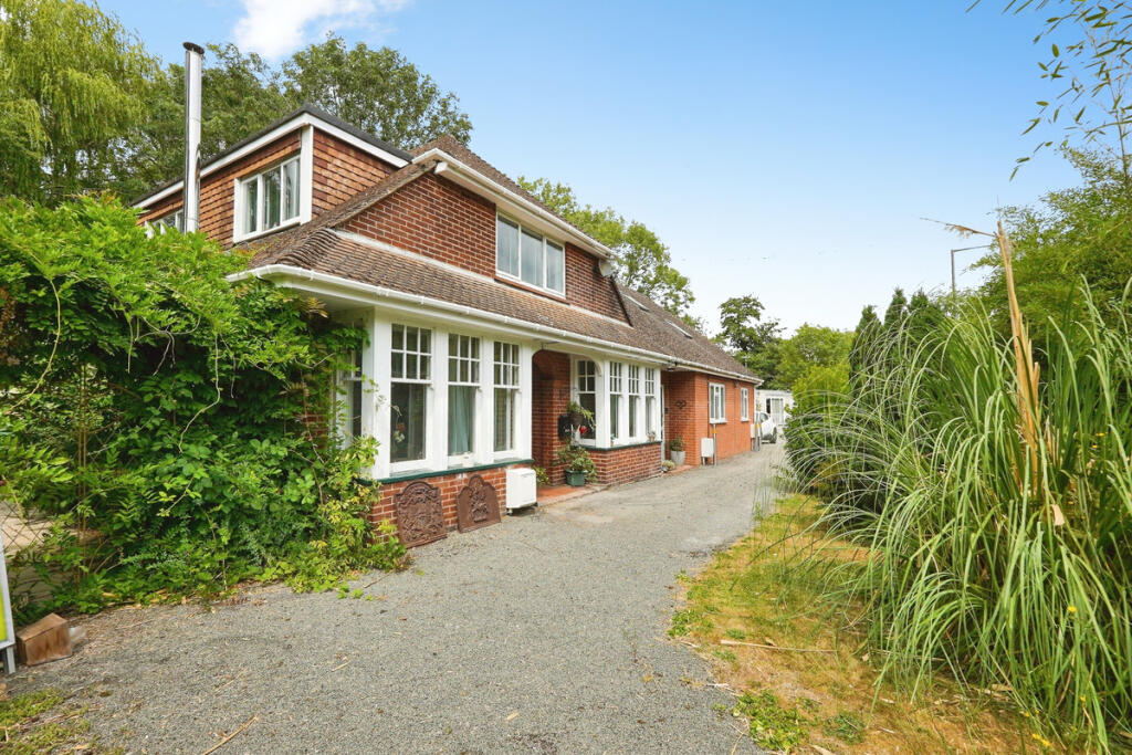 Main image of property: Canterbury Road, Ashford, TN24 8