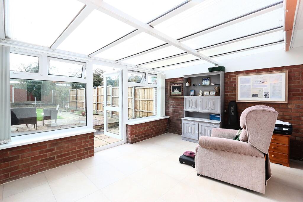 Foxhunter Drive, Oadby, LE2 photo 3