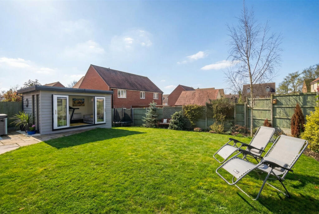 Holst Lane, Thaxted, Dunmow, Essex, CM6 photo 3