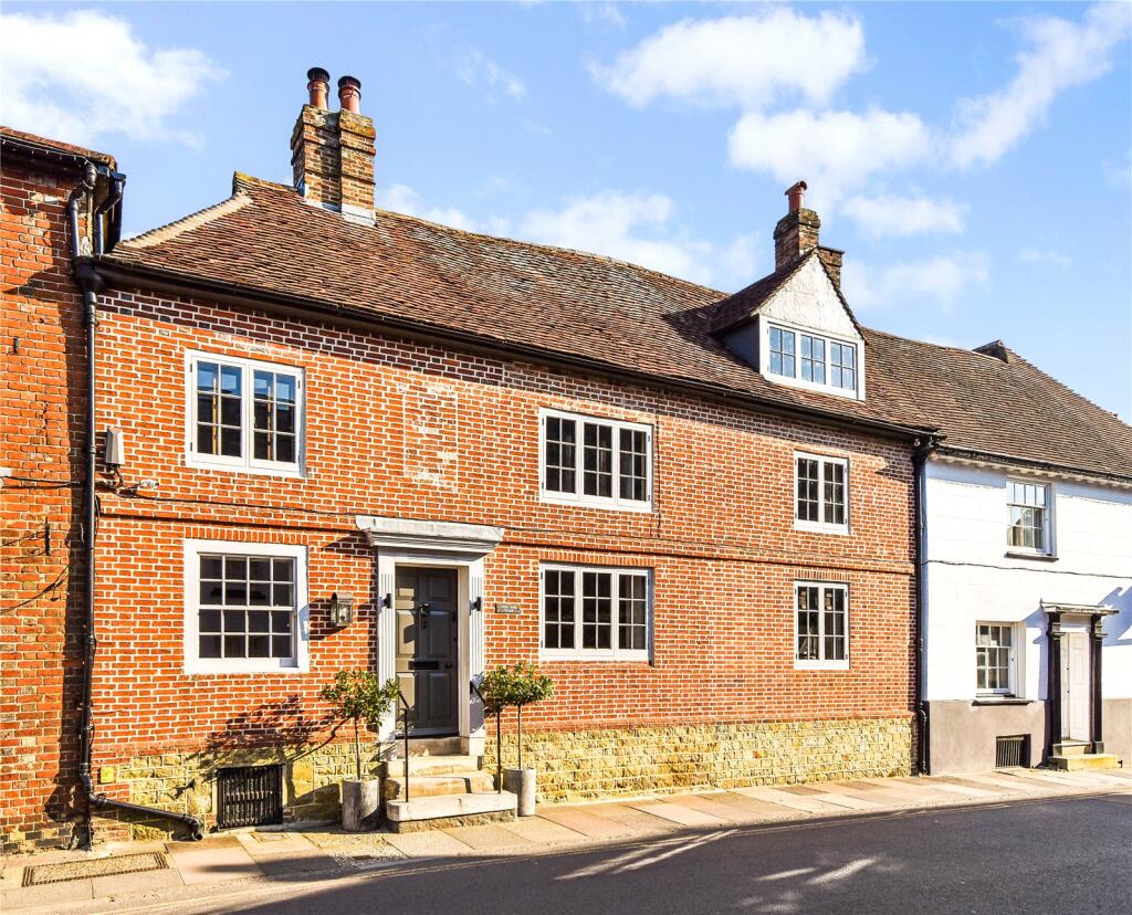 Main image of property: West Street, Midhurst, West Sussex, GU29