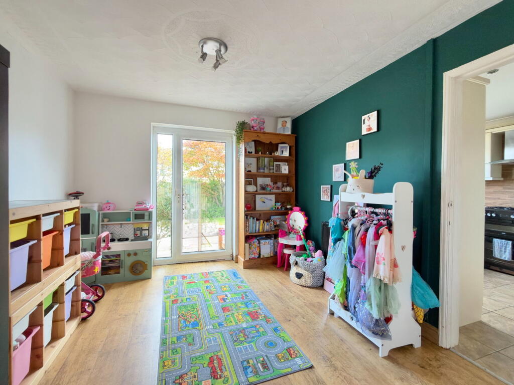 House in Swansea, Bon-y-maen - View 4